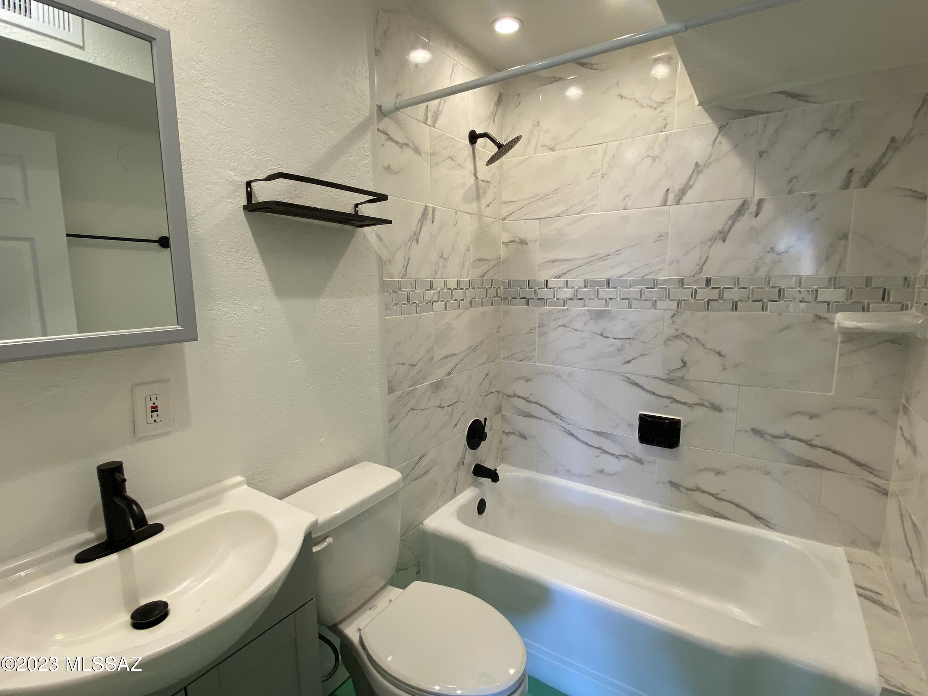 2231 North Swan Road Tucson, AZ 85712 - Photo 8 of 10 IMG-7194
