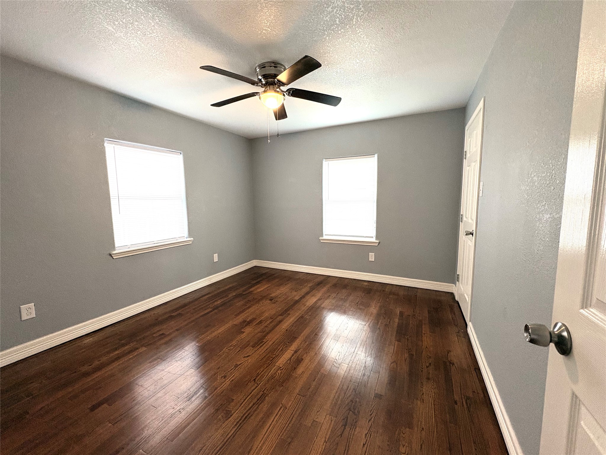 406 North Fig Street Sweeny, TX 77480 - Photo 29 of 36 Bedroom 1