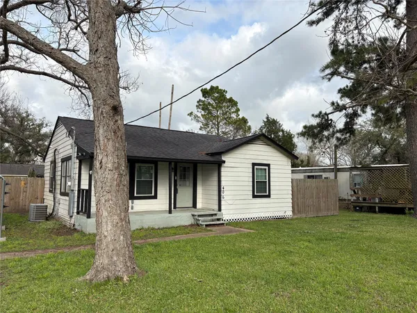$170,000 | 406 North Fig Street, Sweeny, TX 77480
