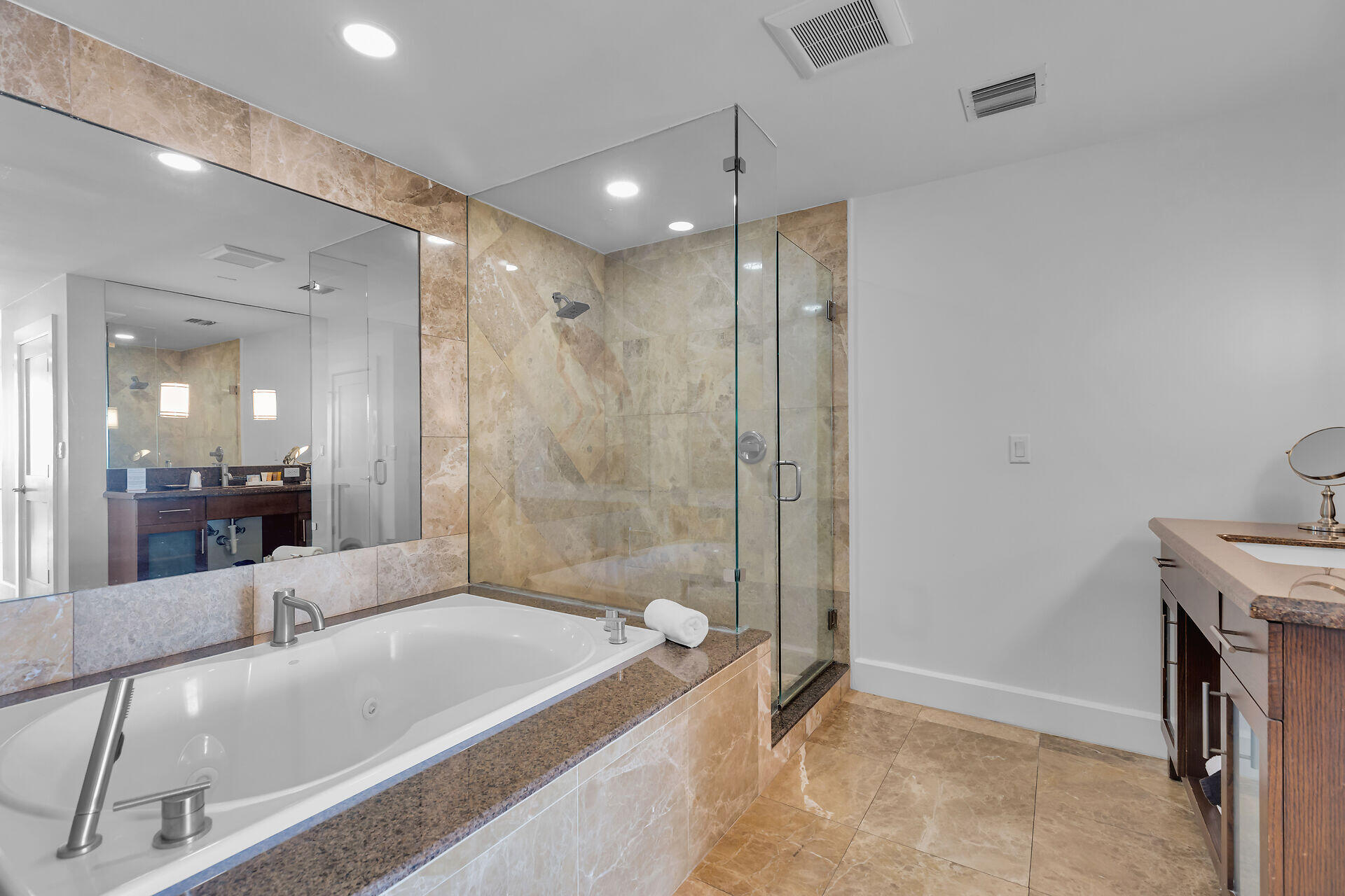 97501 Overseas Highway, Unit 324 Key Largo, FL 33037 - Photo 11 of 75 Primary Bathroom