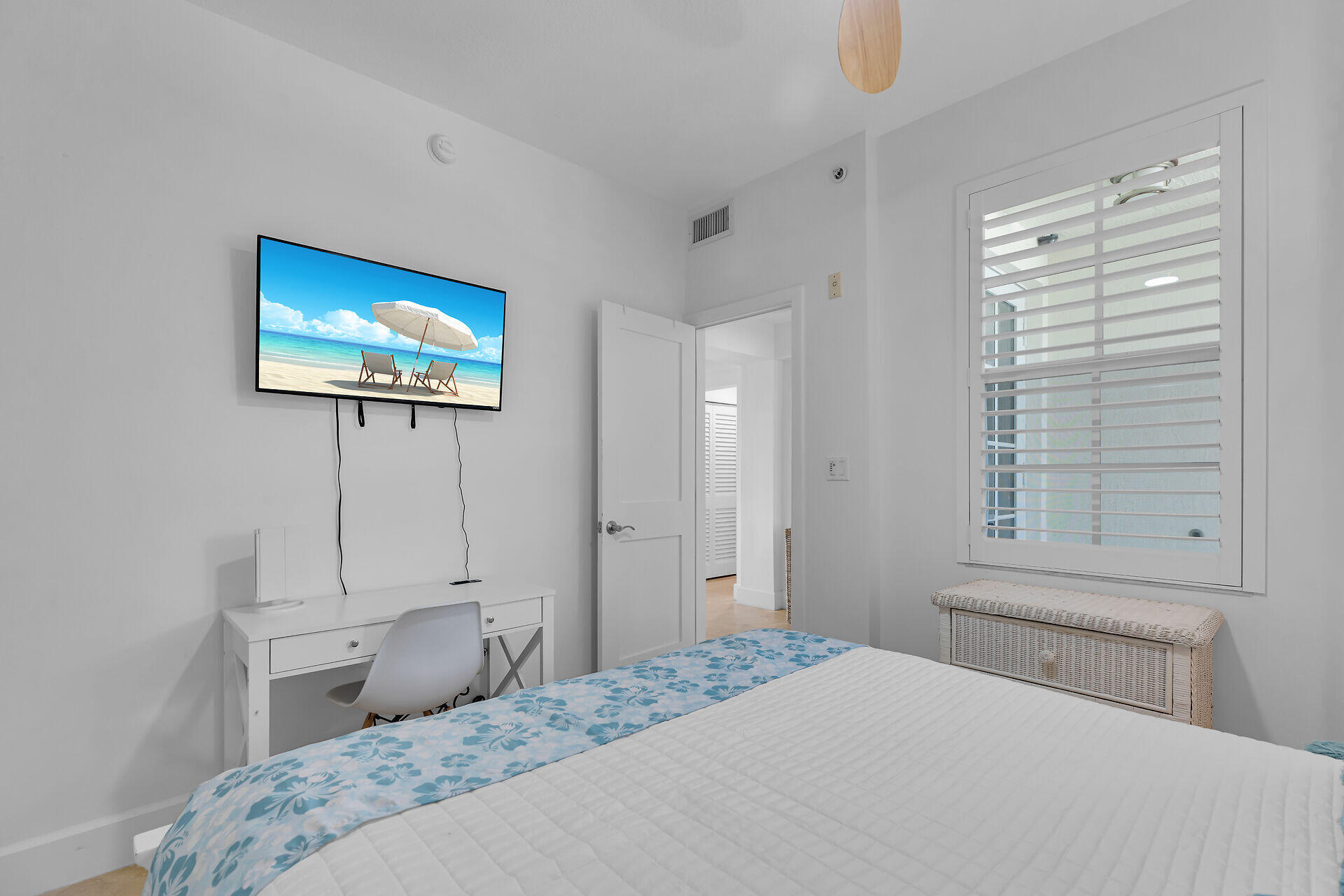 97501 Overseas Highway, Unit 324 Key Largo, FL 33037 - Photo 37 of 75 First Guest Bedroom