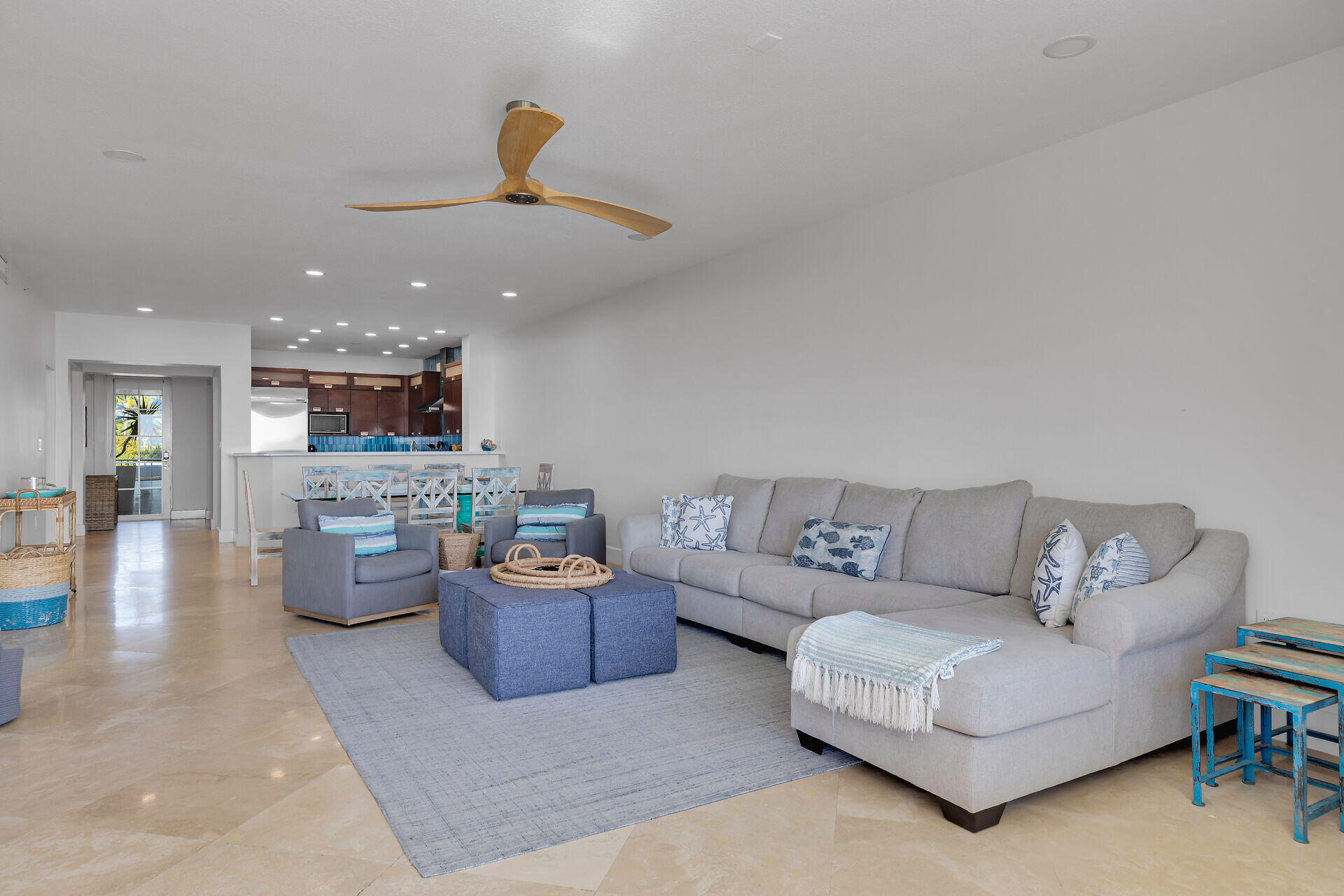 97501 Overseas Highway, Unit 324 Key Largo, FL 33037 - Photo 46 of 75 Living Area