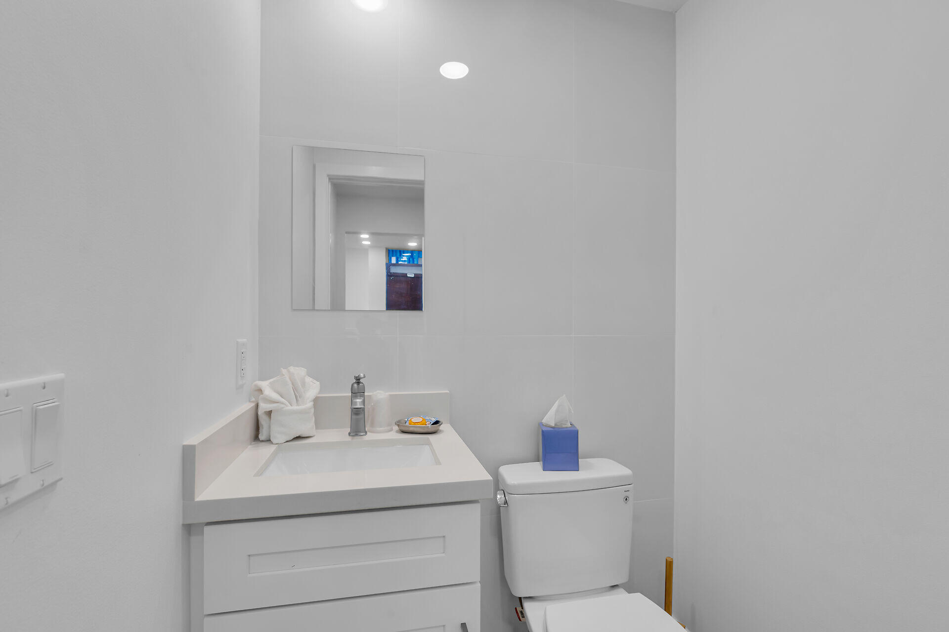 97501 Overseas Highway, Unit 324 Key Largo, FL 33037 - Photo 50 of 75 Powder Room