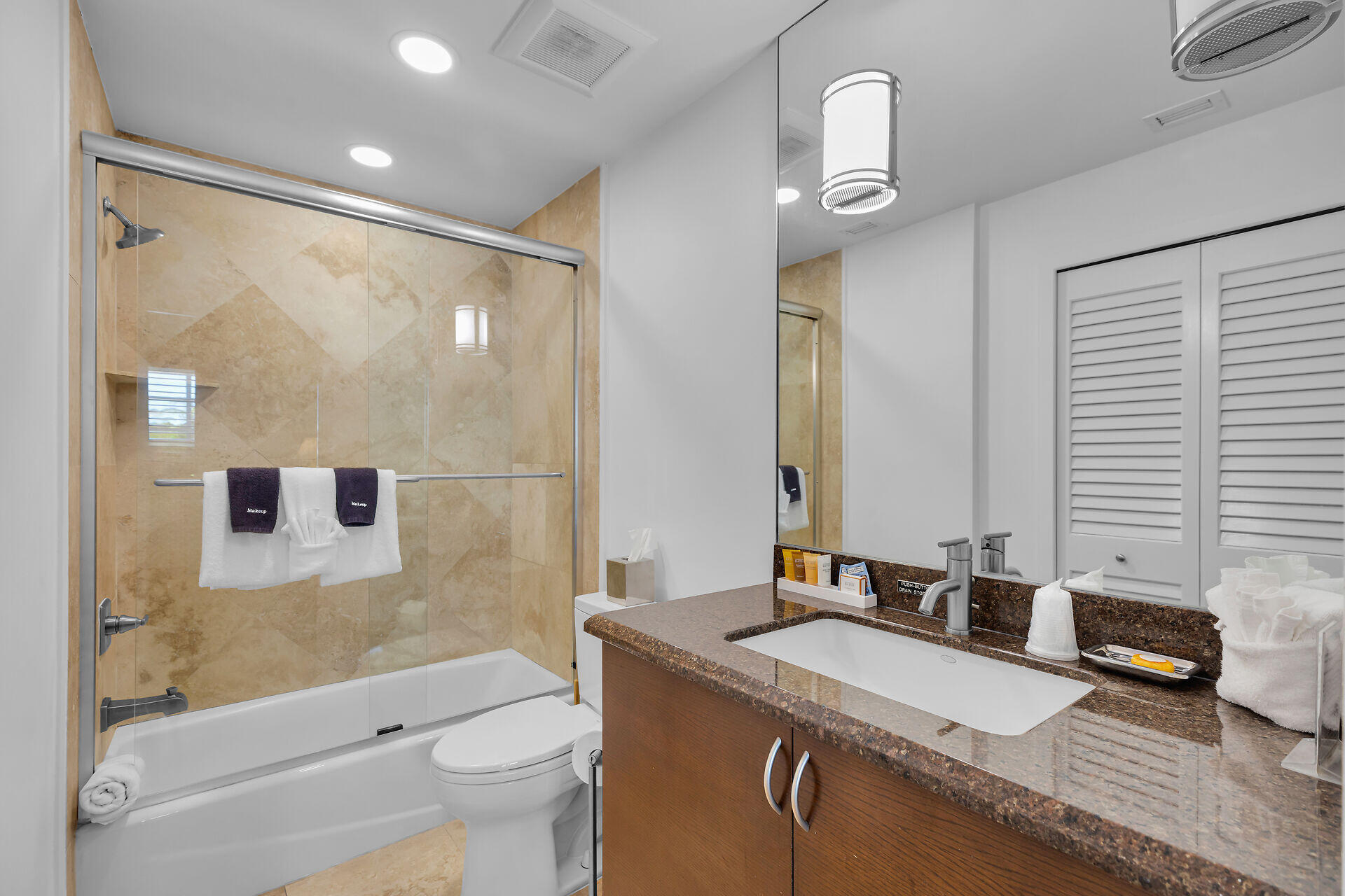 97501 Overseas Highway, Unit 324 Key Largo, FL 33037 - Photo 6 of 75 Guest Bathroom