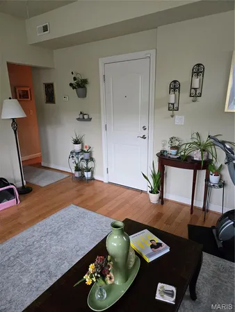 $1,400 | 5528 Waterman Boulevard, Unit 1N, St. Louis, MO 63112