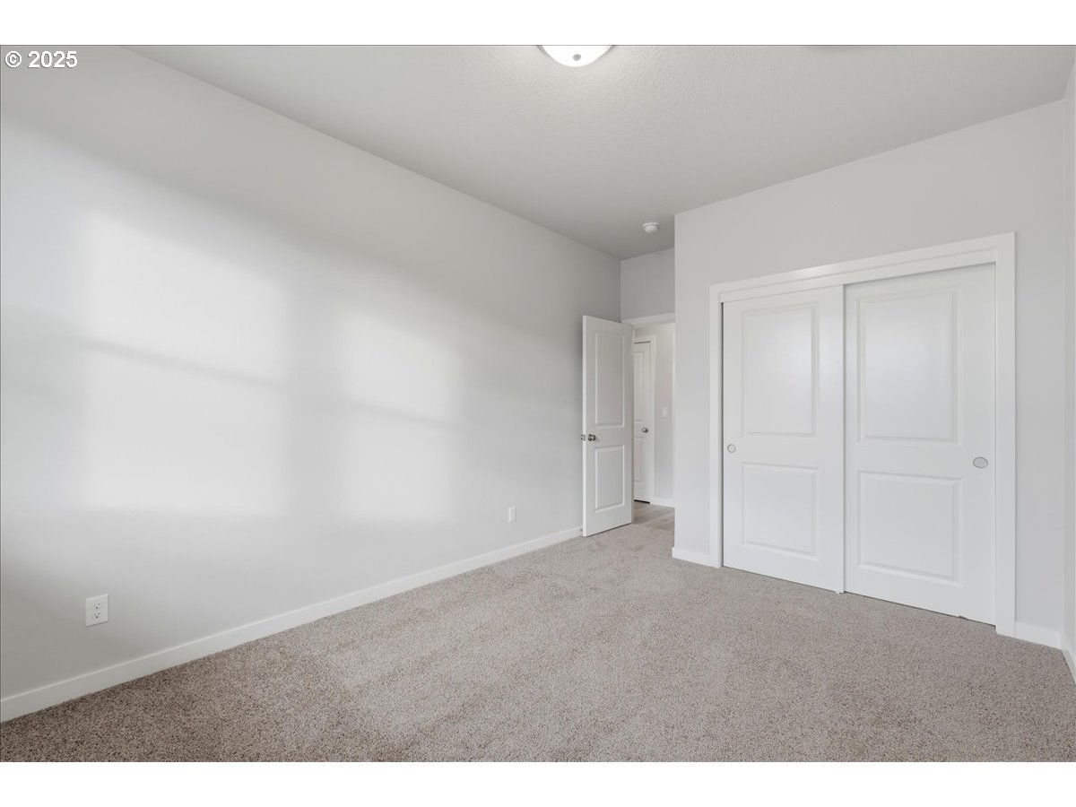405 South Cedar Street Yamhill, OR 97148 - Photo 17 of 36 a view of an empty room