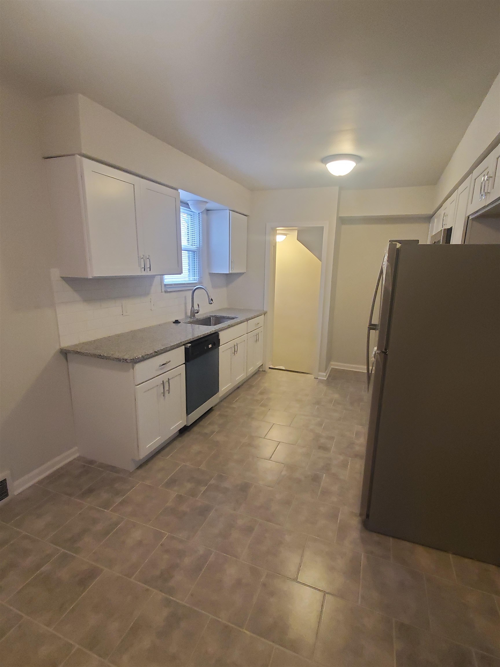 15687 Ash Avenue Eastpointe, MI 48021 - Photo 5 of 23