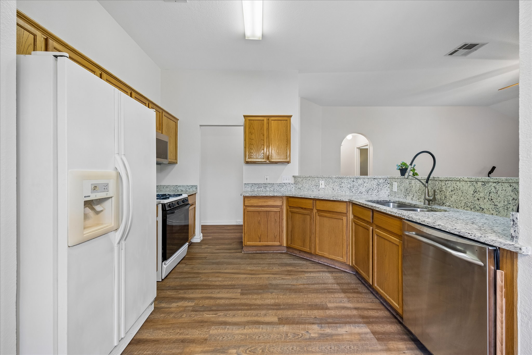 111 Finch Lane Georgetown, TX 78626 - Photo 11 of 31