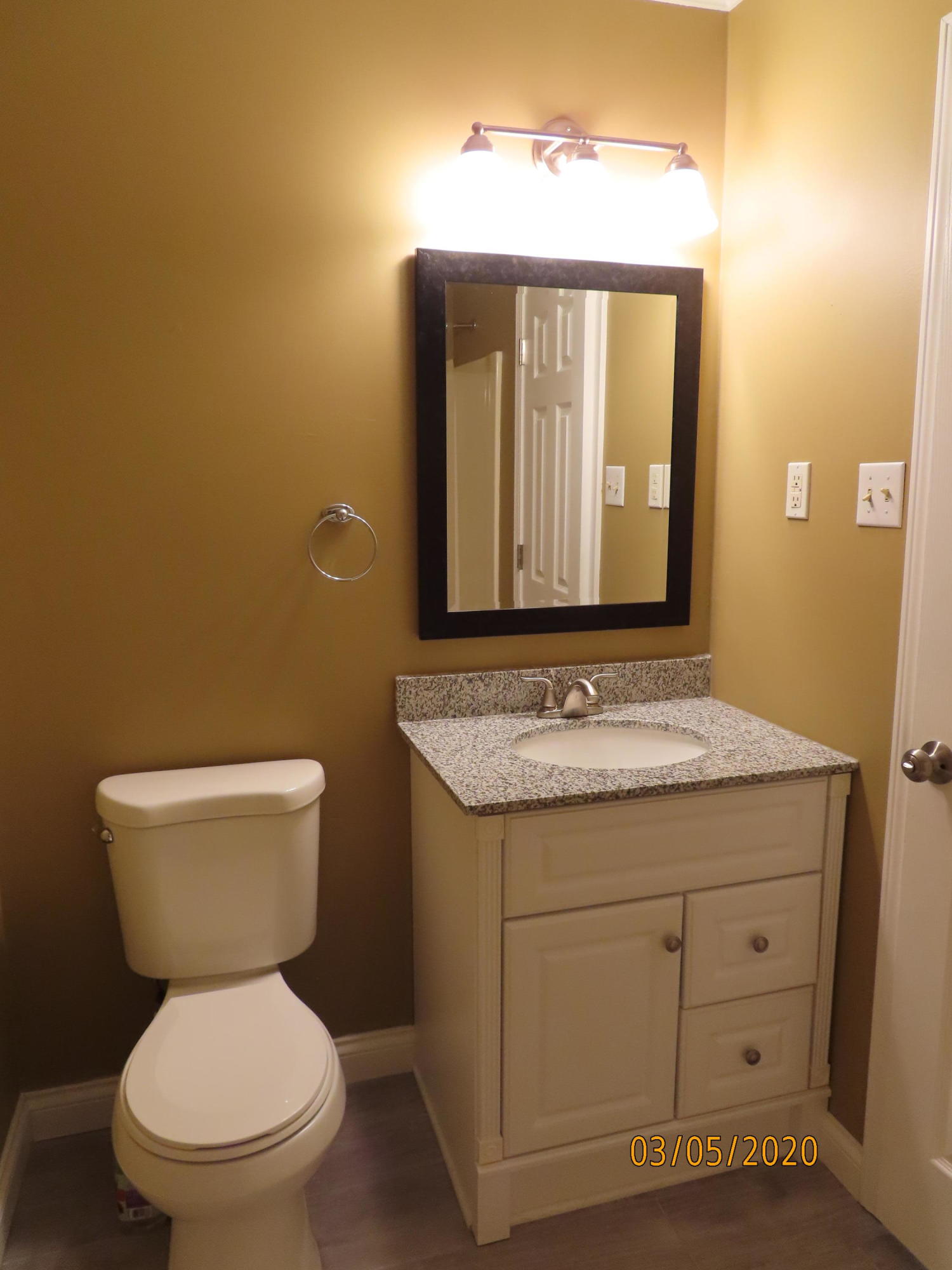 1802 Cannondale Road Knoxville, TN 37922 - Photo 16 of 39 GUEST BATH