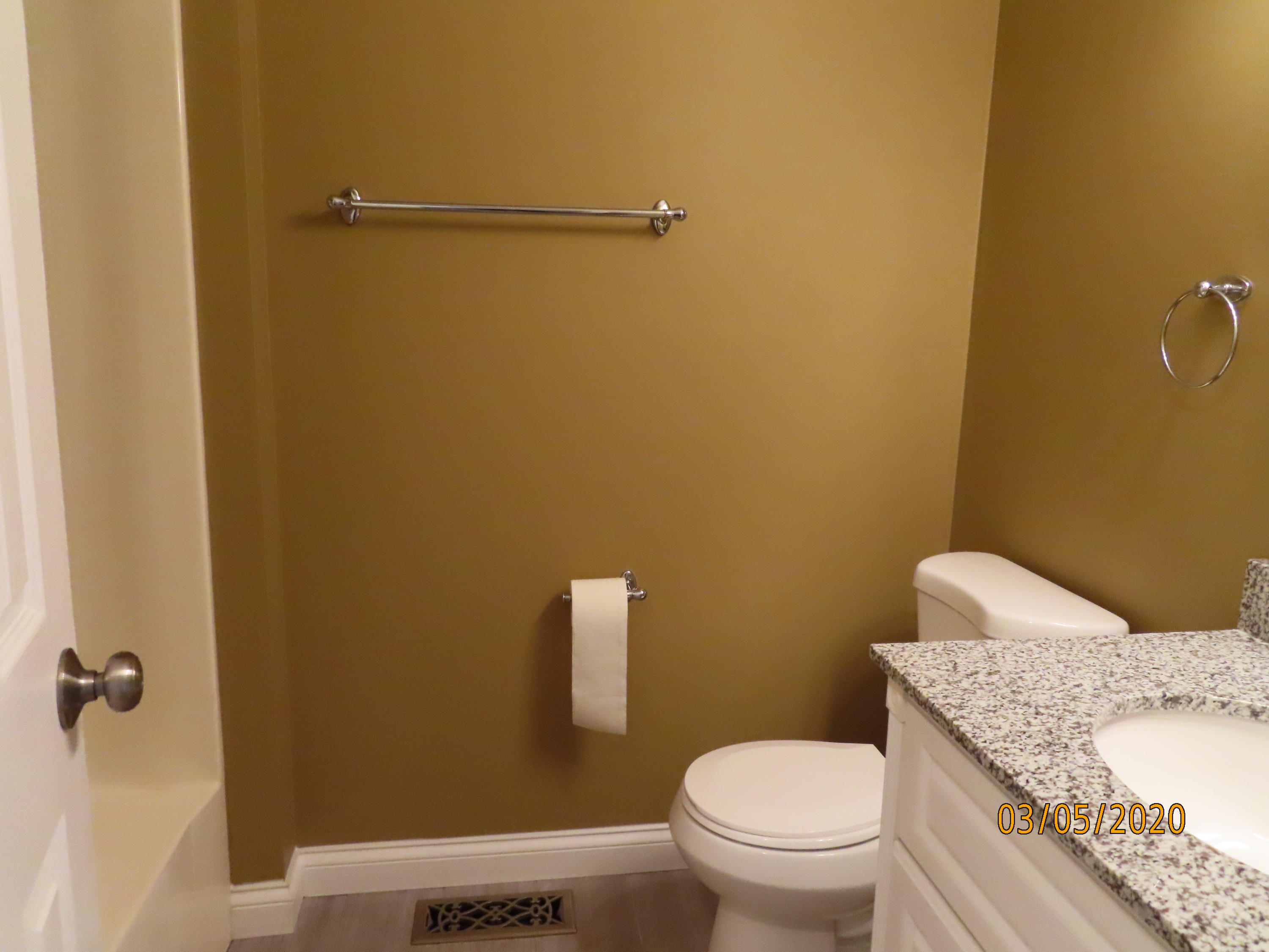 1802 Cannondale Road Knoxville, TN 37922 - Photo 17 of 39 GUEST BATH