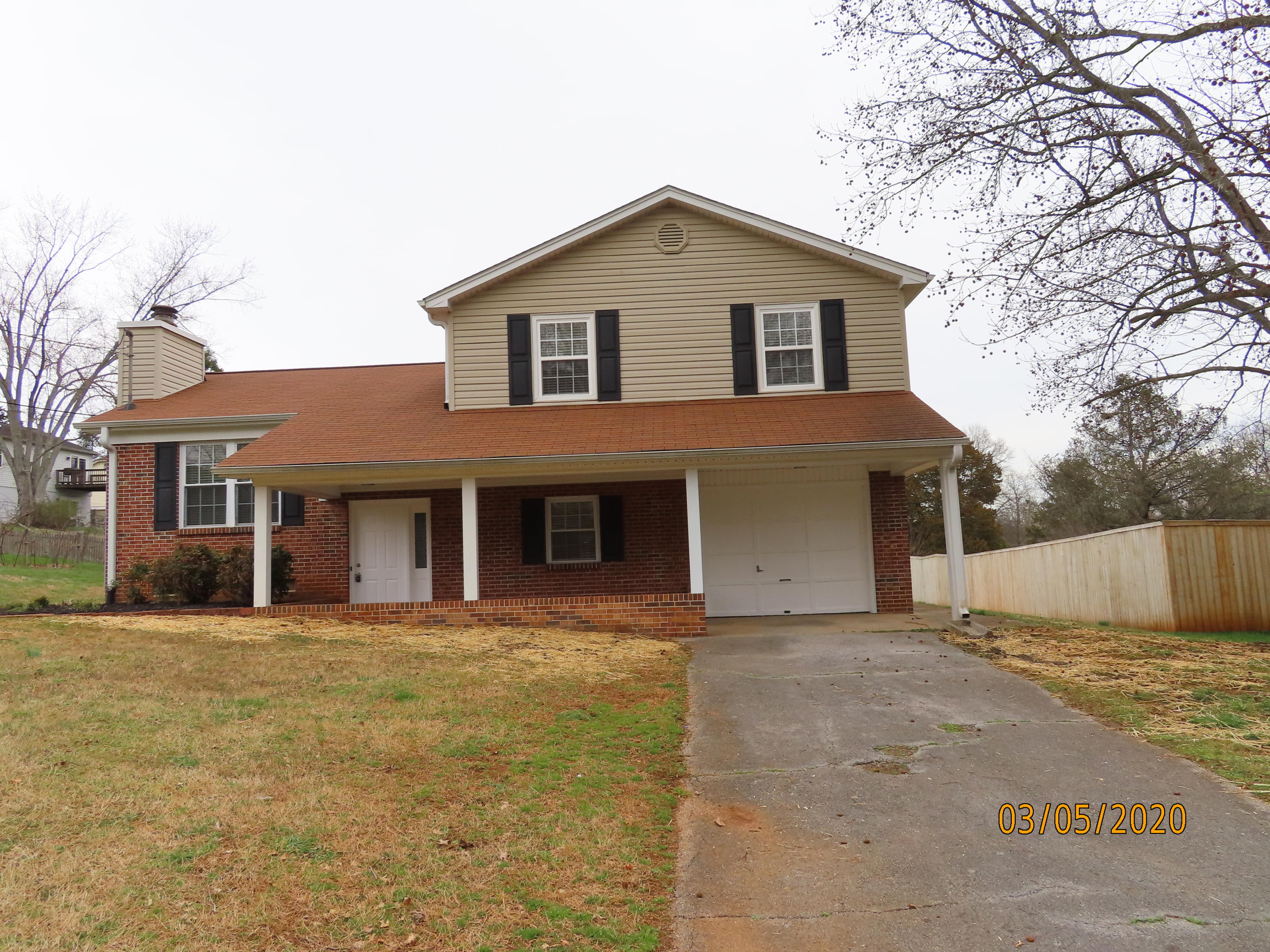 1802 Cannondale Road Knoxville, TN 37922 - Photo 3 of 39 FRONT