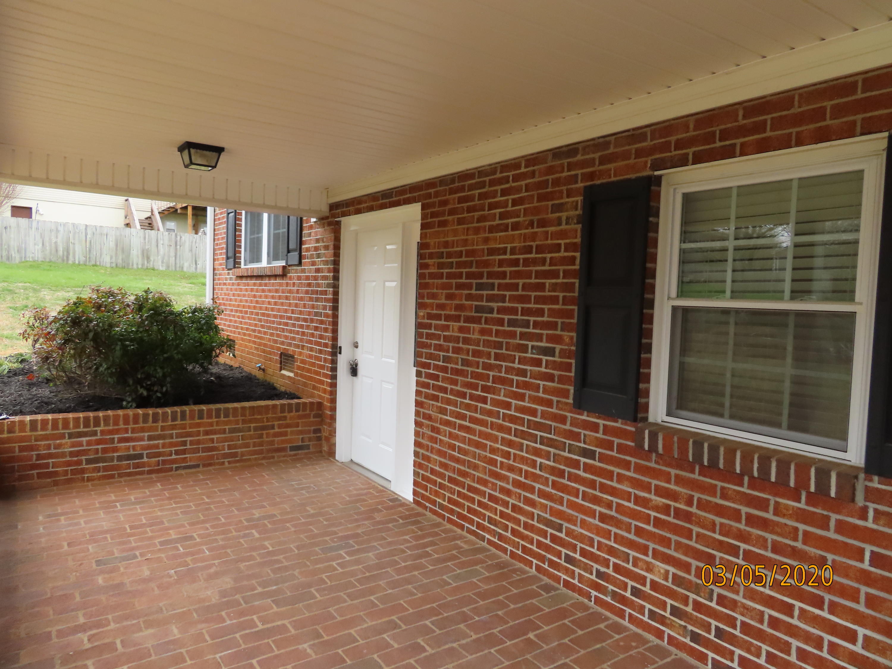 1802 Cannondale Road Knoxville, TN 37922 - Photo 5 of 39 COVERED PORCH