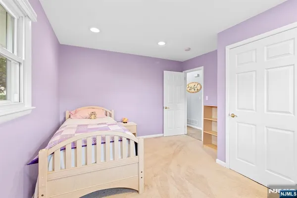 $699,900 | 180 Rafkind Road, Bloomingdale, NJ 07403