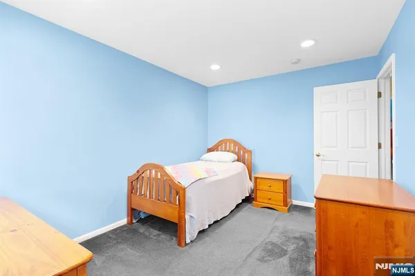 $699,900 | 180 Rafkind Road, Bloomingdale, NJ 07403