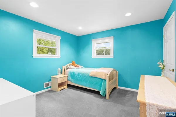 $699,900 | 180 Rafkind Road, Bloomingdale, NJ 07403