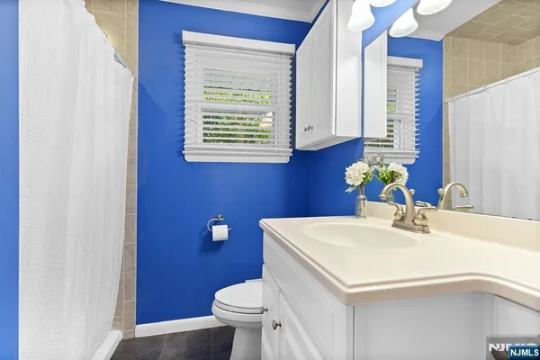 $699,900 | 180 Rafkind Road, Bloomingdale, NJ 07403