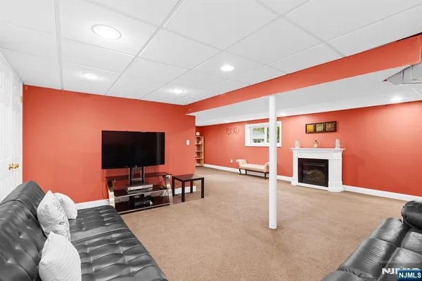 $699,900 | 180 Rafkind Road, Bloomingdale, NJ 07403