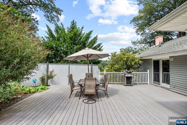 $699,900 | 180 Rafkind Road, Bloomingdale, NJ 07403