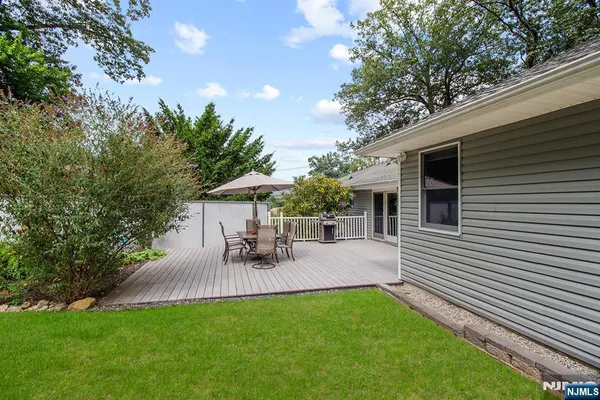 $699,900 | 180 Rafkind Road, Bloomingdale, NJ 07403