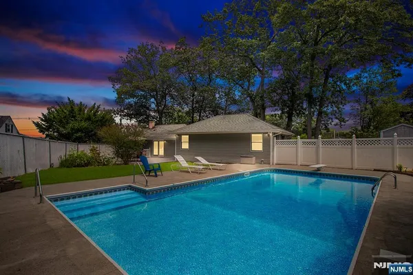 $699,900 | 180 Rafkind Road, Bloomingdale, NJ 07403