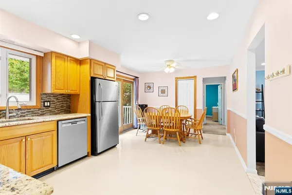 $699,900 | 180 Rafkind Road, Bloomingdale, NJ 07403