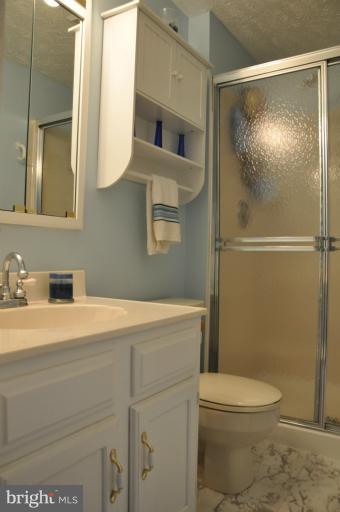 1571 Autumn Ridge Circle Reston, VA 20194 - Photo 4 of 30 Bath (Master)