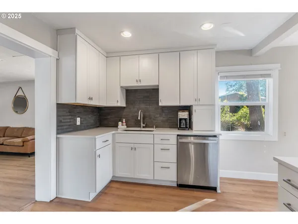 $700,000 | 1175 Northwest Baker Drive, White Salmon, WA 98672