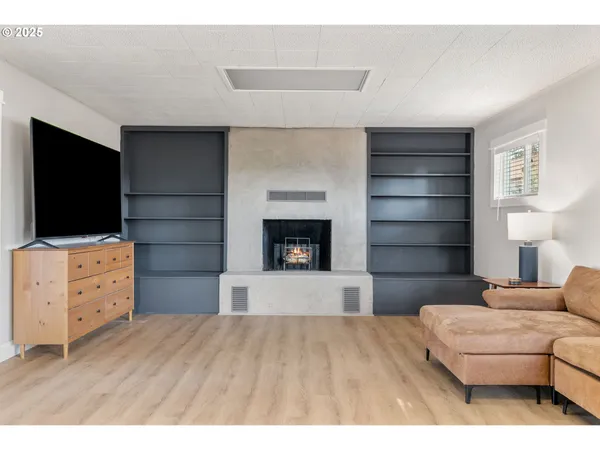 $700,000 | 1175 Northwest Baker Drive, White Salmon, WA 98672