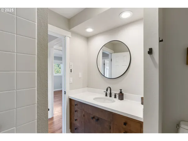 $700,000 | 1175 Northwest Baker Drive, White Salmon, WA 98672