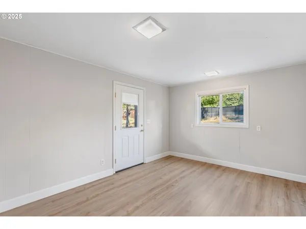 $700,000 | 1175 Northwest Baker Drive, White Salmon, WA 98672