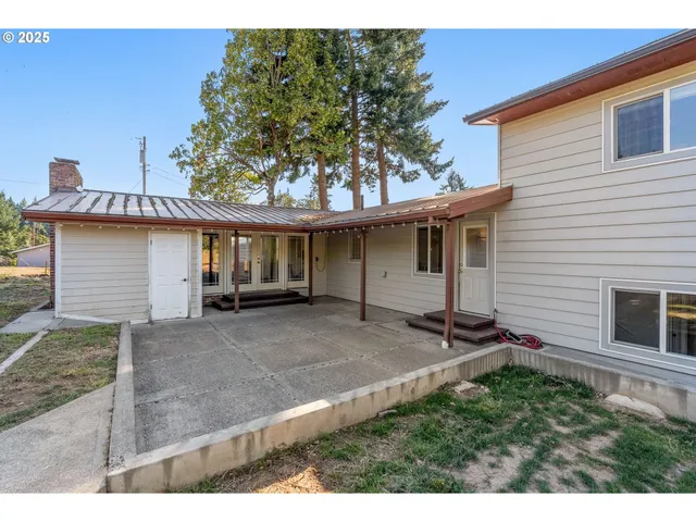 $775,000 | 1175 Northwest Baker Drive, White Salmon, WA 98672