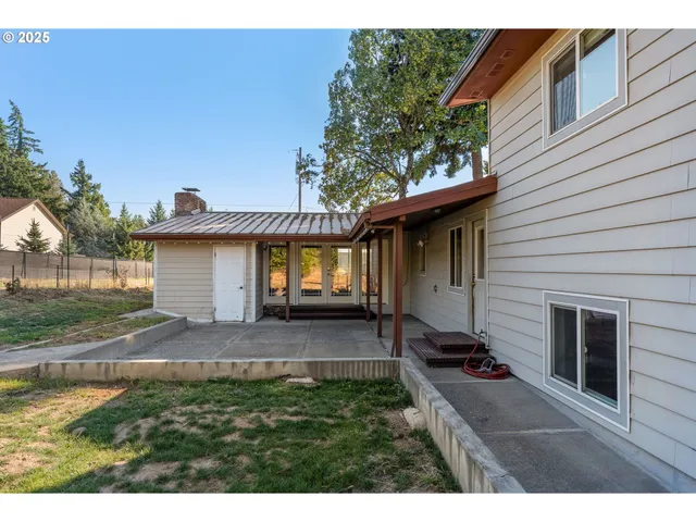 $775,000 | 1175 Northwest Baker Drive, White Salmon, WA 98672