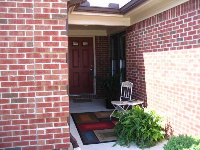 5733 Newgate Road Dublin, OH 43017 - Photo 2 of 16