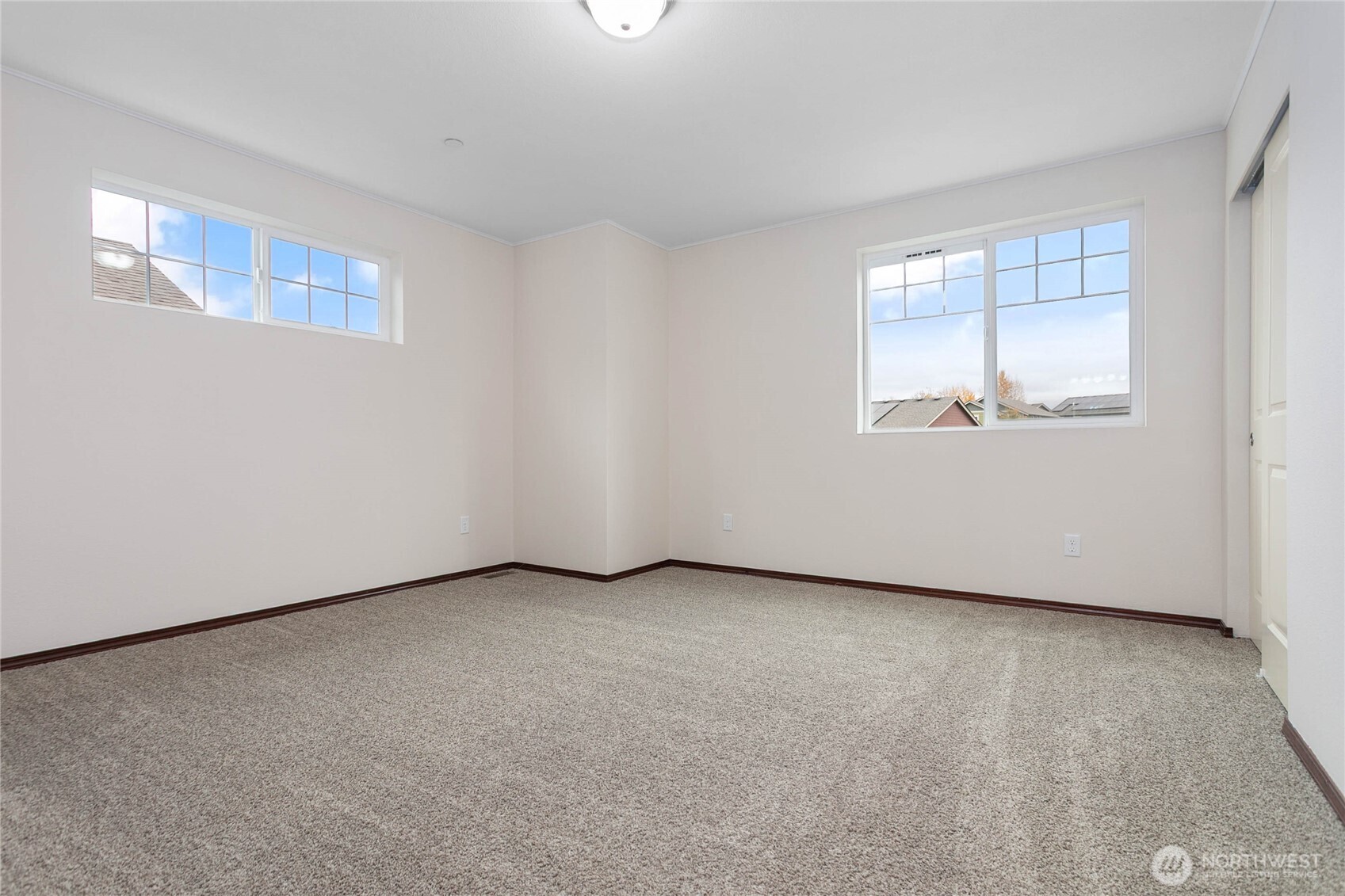 4305 Sumac Lane Bellingham, WA 98226 - Photo 25 of 38 an empty room with windows
