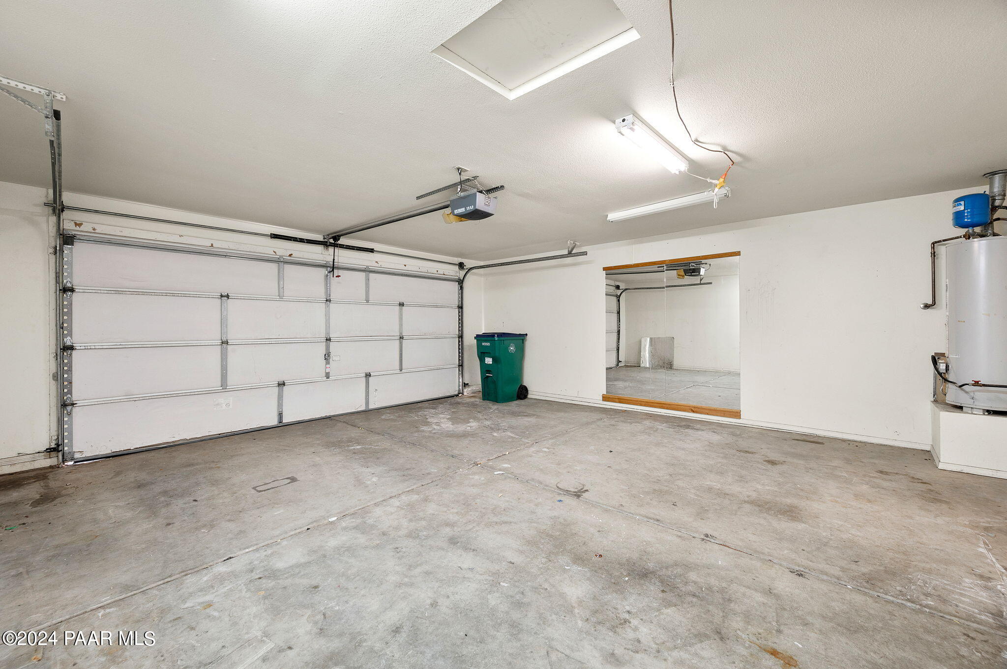 8128 East Gale Road Prescott Valley, AZ 86314 - Photo 25 of 38 a view of a garage