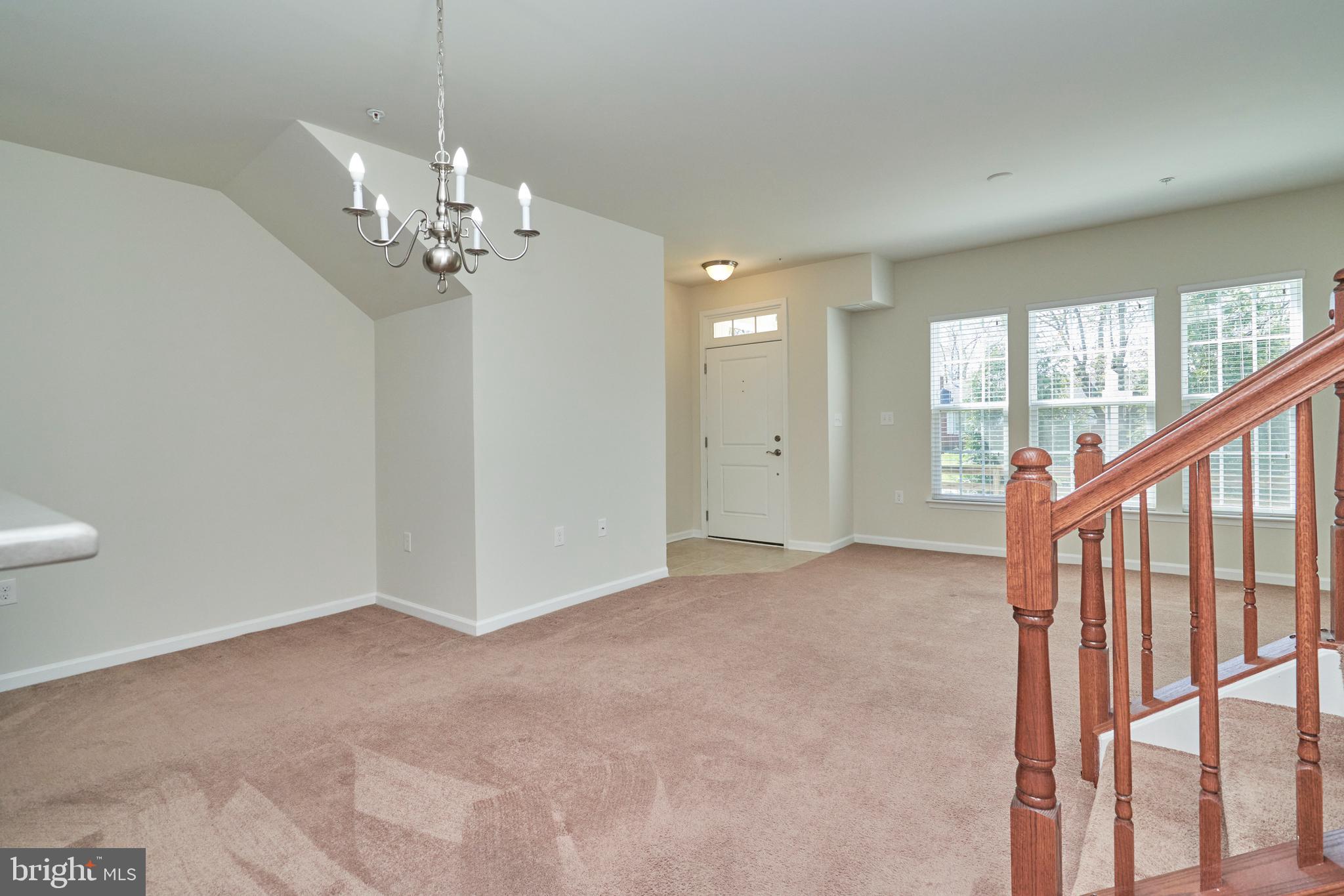 43427 Town Gate Square Chantilly, VA 20152 - Photo 13 of 22 Living/Dining Space