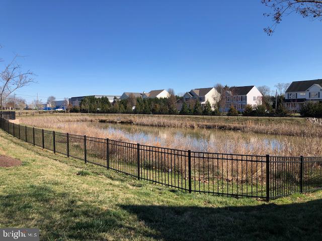 43427 Town Gate Square Chantilly, VA 20152 - Photo 6 of 22 Community Pond Feature