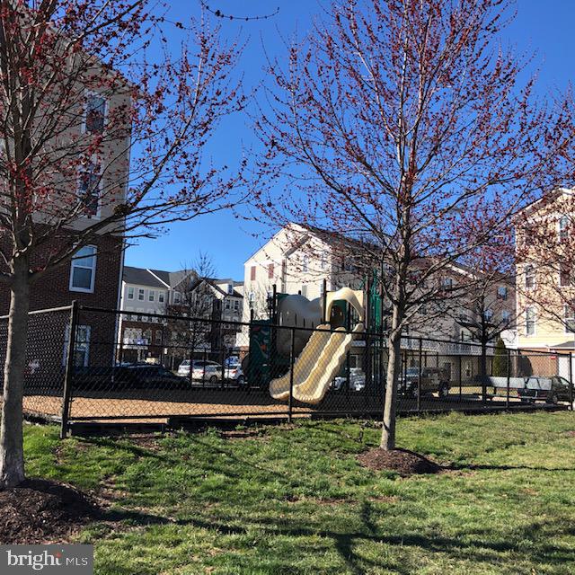 43427 Town Gate Square Chantilly, VA 20152 - Photo 9 of 22 Community Tot Lot/Playground