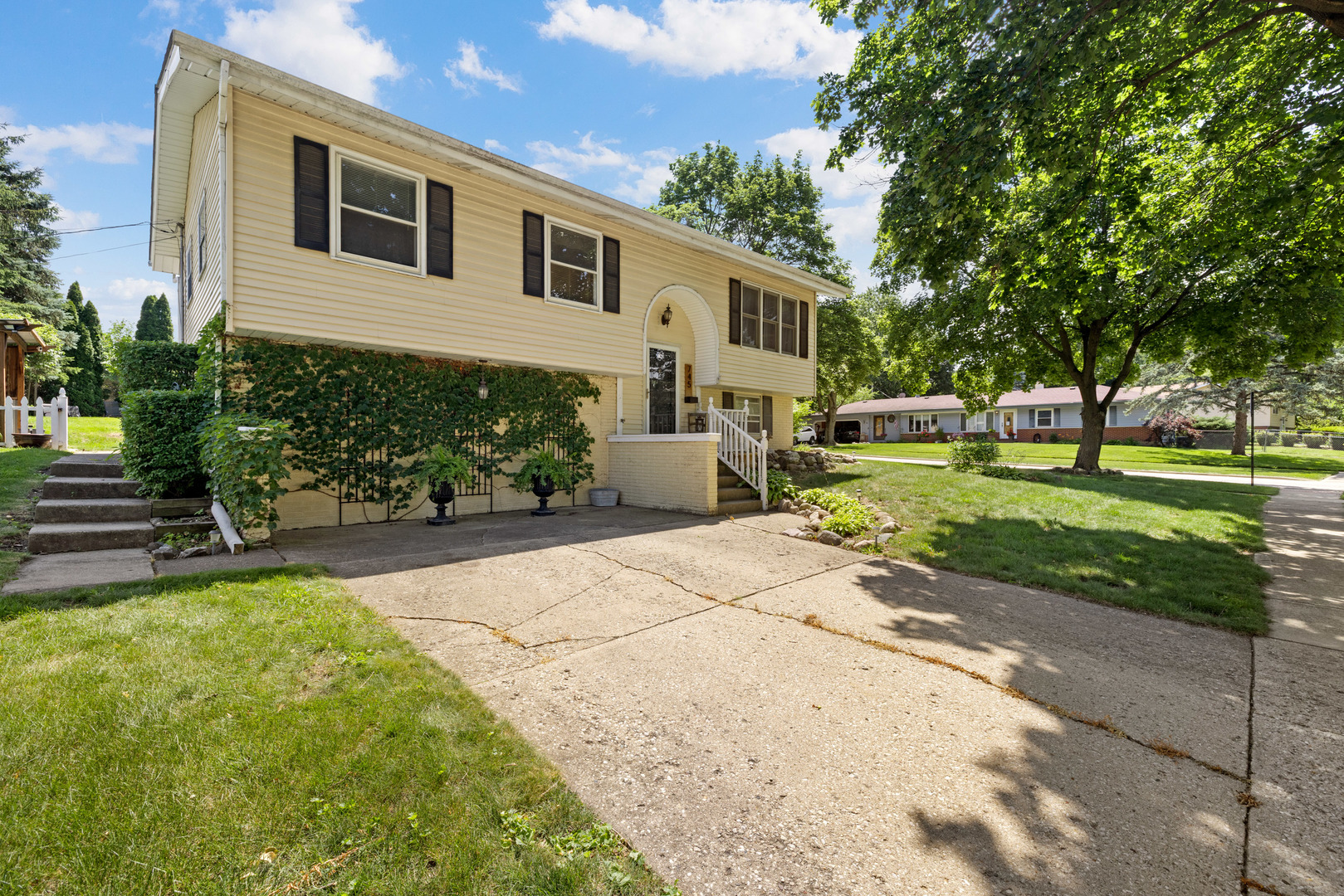 745 Sunbury Road South Elgin, IL 60177 - Photo 28 of 41