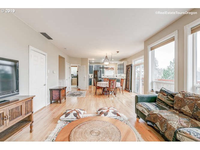 1528 Northwest Mayfield Road Portland, OR 97229 - Photo 5 of 23 Gallery Image 5