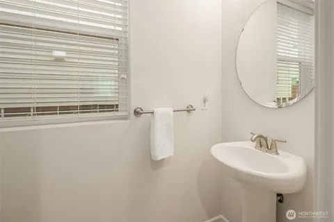 $699,950 | 16009 24th Street East, Lake Tapps, WA 98391