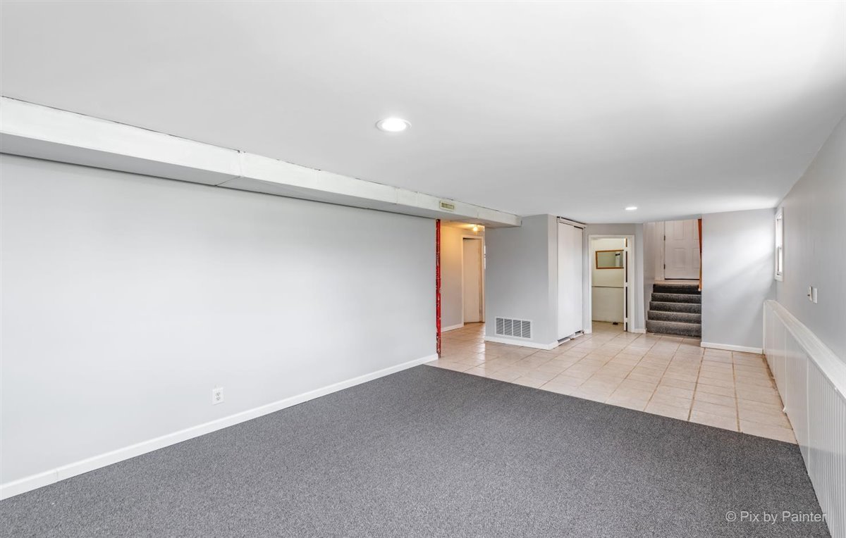 52 Wren Road Carpentersville, IL 60110 - Photo 14 of 24