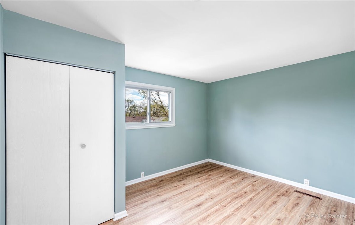 52 Wren Road Carpentersville, IL 60110 - Photo 9 of 24