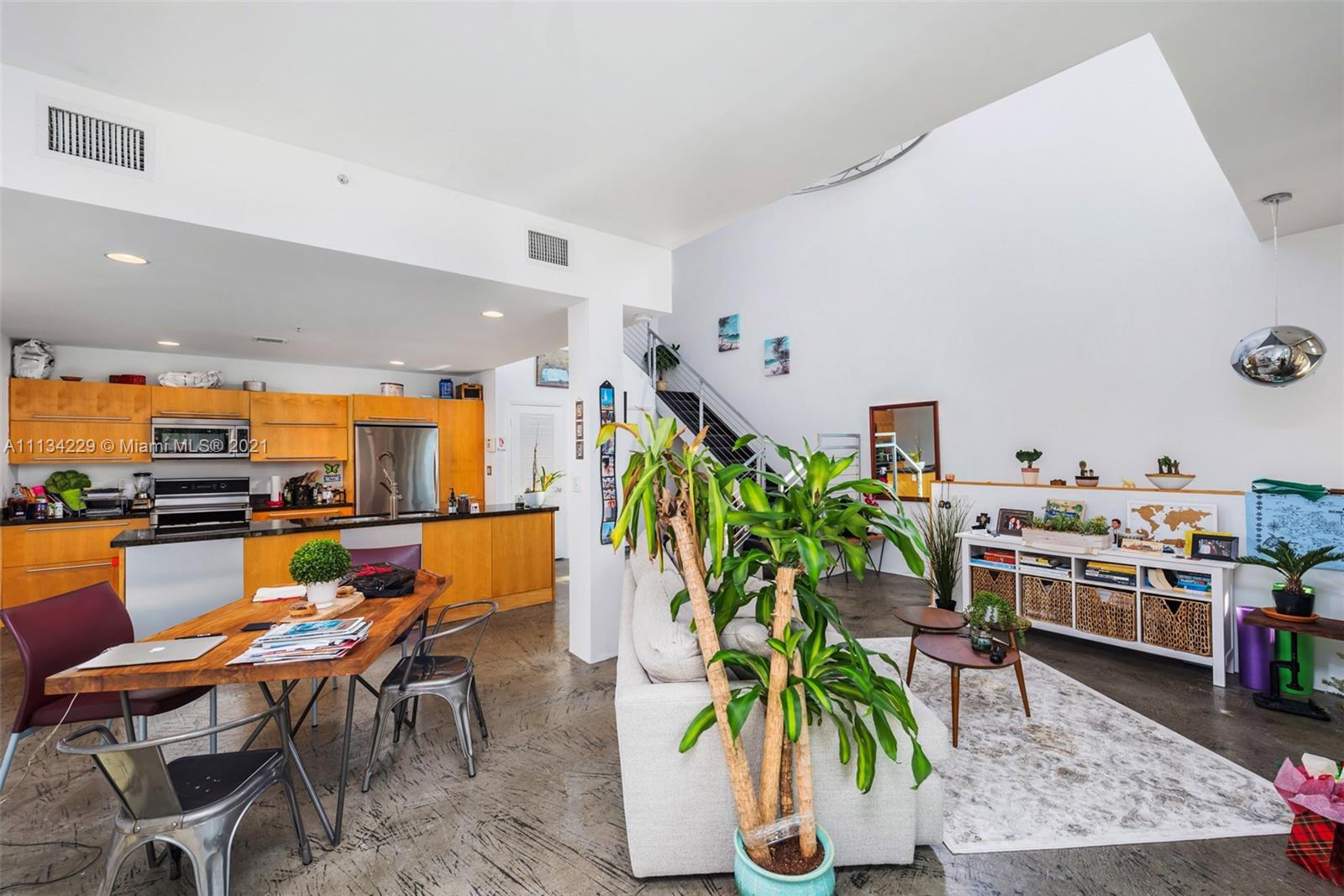 1577 Bay Road, Unit 207 Miami Beach, FL 33139 - Photo 1 of 15 Gallery Image 1