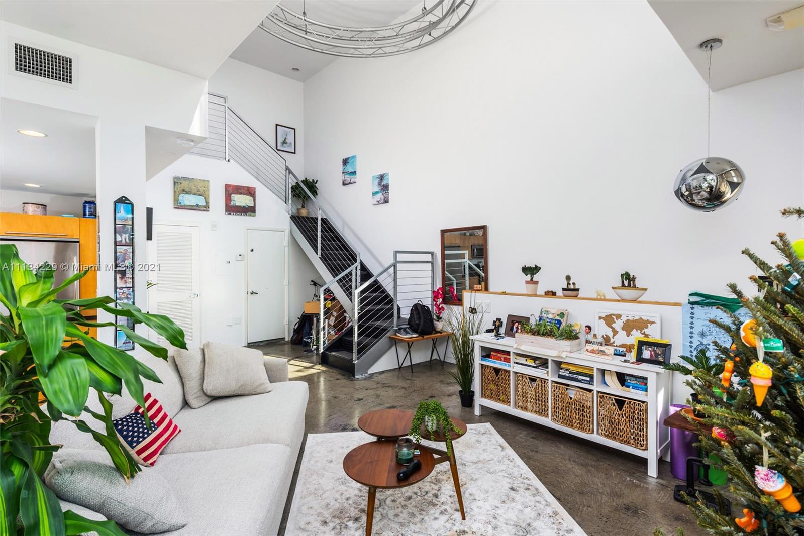 1577 Bay Road, Unit 207 Miami Beach, FL 33139 - Photo 3 of 15 Gallery Image 3