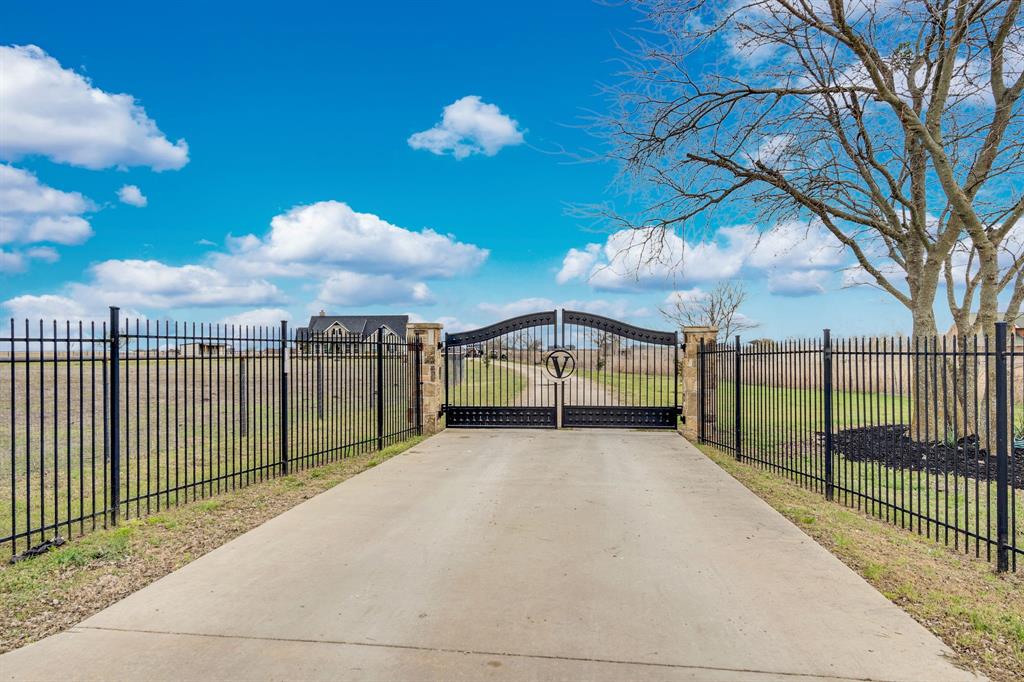 360 Forreston Road Waxahachie, TX 75165 - Photo 4 of 31