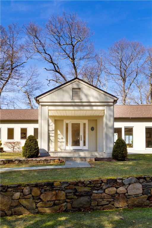 25 Pojac Point Road North Kingstown, RI 02852 - Photo 5 of 40 A gracious entrance to greet family and friends alike!