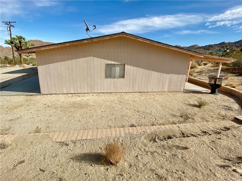 61881 Joshua Trail Joshua Tree, CA 92252 - Photo 5 of 22