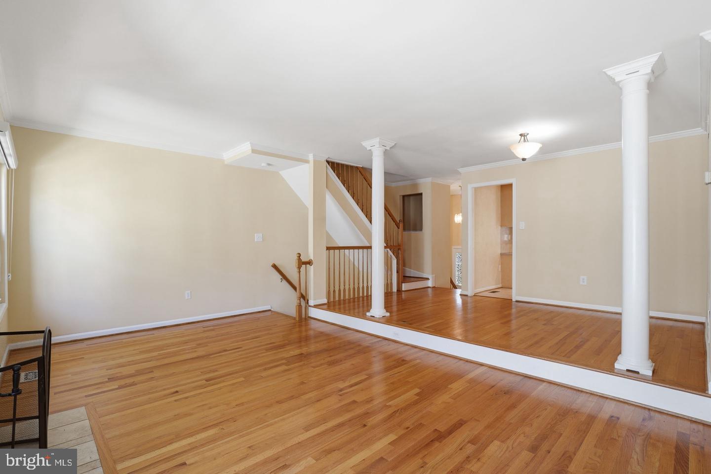2391 Hunters Square Court Reston, VA 20191 - Photo 4 of 25