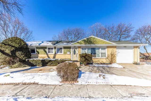 $392,000 | 908 East Central Road, Mount Prospect, IL 60056